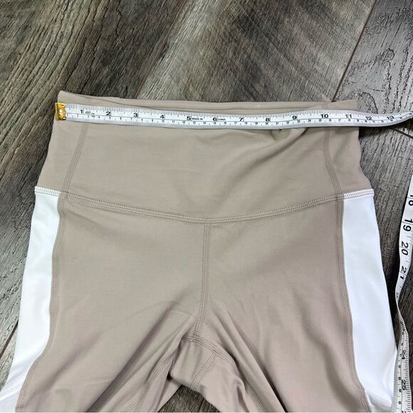 Athleta Exhale Capri Qual Leggings Tan White Mesh Size XS Extra Small - Picture 10 of 14